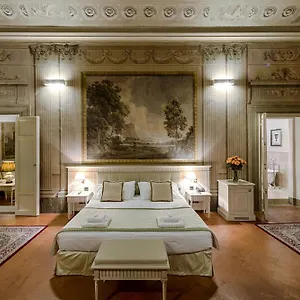 palazzo-guicciardini.it-tuscanyhotel.com/